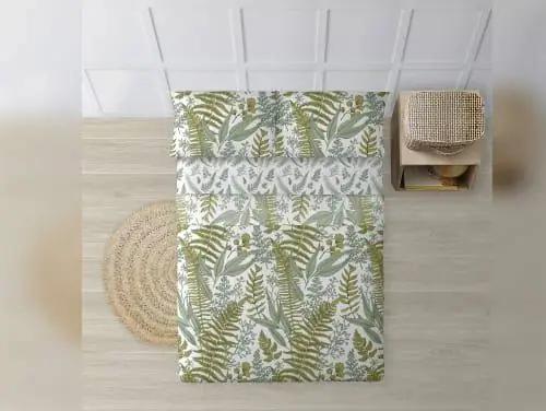 Лист с растительным принтом