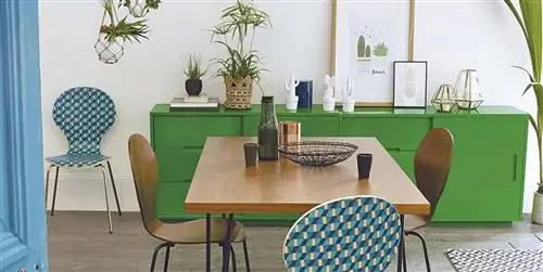 Скопируйте стиль: столовая в зеленых, синих и деревянных тонах