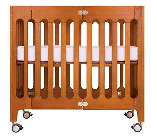 Дубовая мини-кроватка