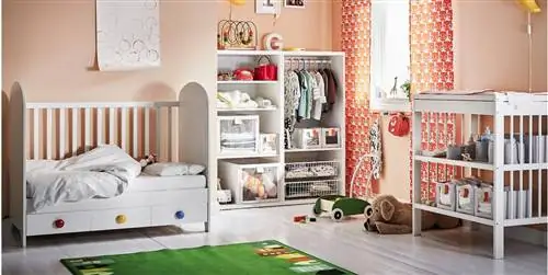 Как выбрать кроватку и обустроить детскую комнату