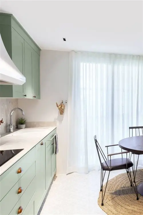 Кухня в прованском стиле с кабинетом