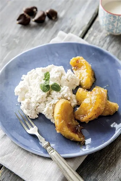 каштановый творог с айвой