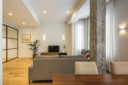 столовая в нейтральных тонах