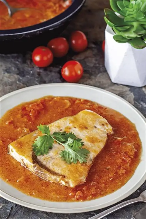 тушеная рыба-меч