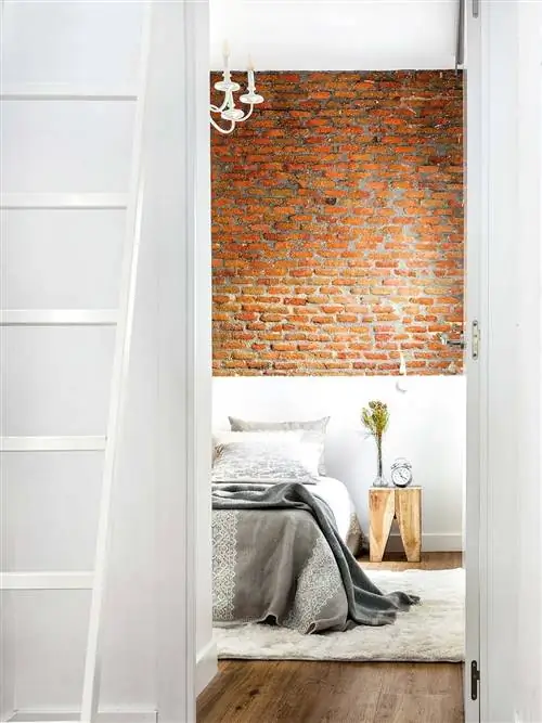 Стена, Комната, Дизайн интерьера, Кирпич, Пол, Дверь, Дом, Мебель, Занавес, Плитка,