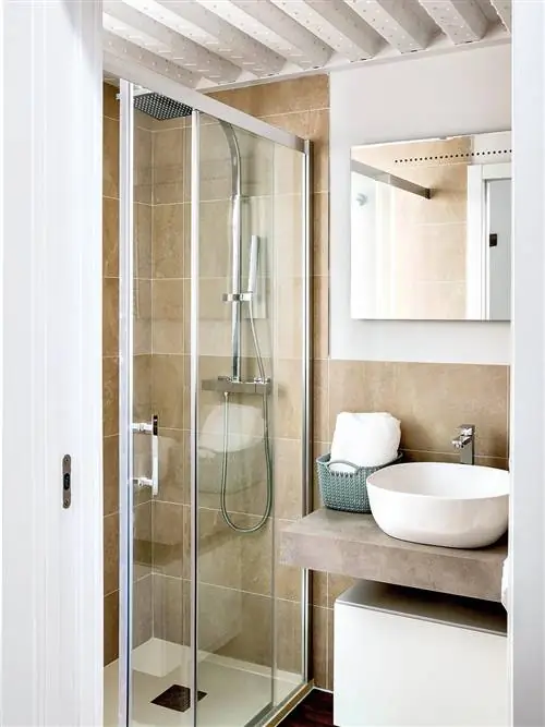 Ванная, Комната, Имущество, Дизайн интерьера, Плитка, Сантехника, Здание, Этаж, Потолок, Дверь,