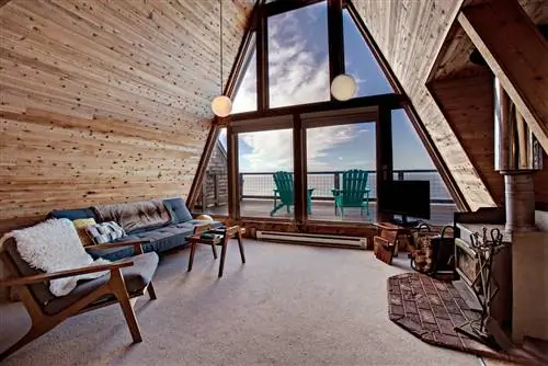 кабина с двускатной крышей airbnb