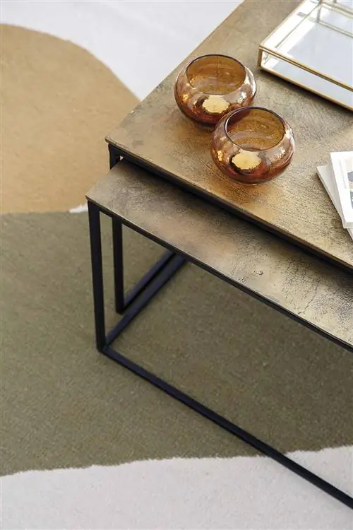 экзотическая квартира в мадриде деревянные журнальные столики