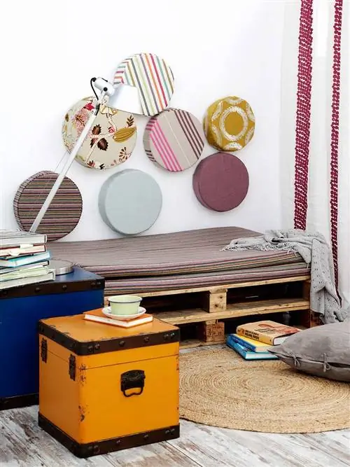 Текстиль, Комната, Занавес, Посуда, Круг, Обработка окон, Аксессуары для дома, Ремесло, Блюдо,