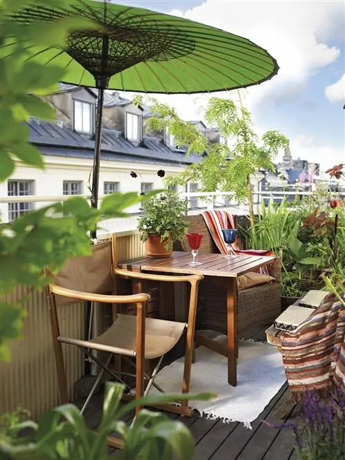 Терраса под зонтиком в японском стиле