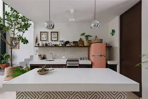 открытая кухня с центральным островом