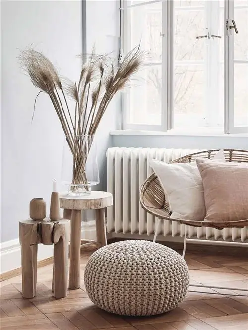 табуретки и приставные столики