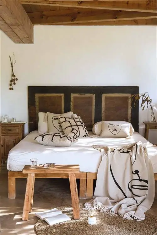 Дерево в спальне