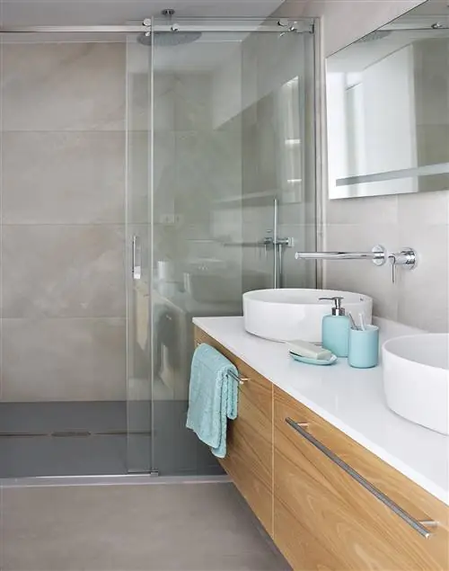 Маленькая квартира в Мадриде: ванная комната