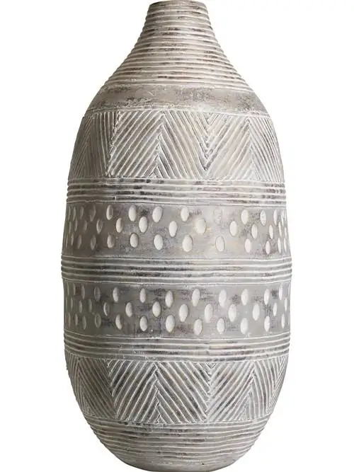 ваза из обожженной глины