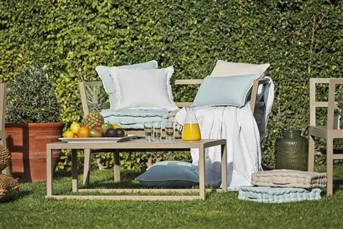 Сад: Открытый диван