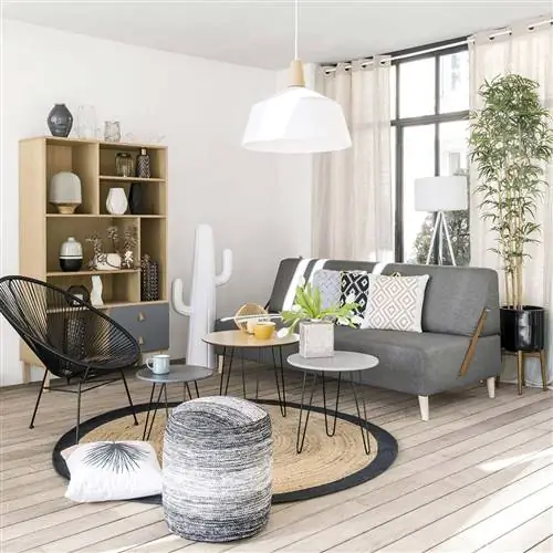 гостиная с серым диваном и креслом акапулько