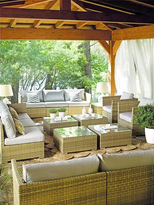 Недвижимость, Мебель, Комната, Плетеная, Дизайн интерьера, Стол, Патио, Тень, Дом, Здание,