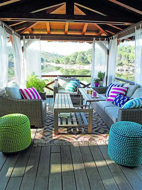 Мебель, Патио, Палуба, Крыльцо, Комната, Наружная конструкция, Стол, Дом, Дерево, Главная,