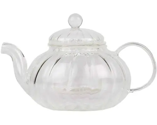 Стол для завтрака в саду