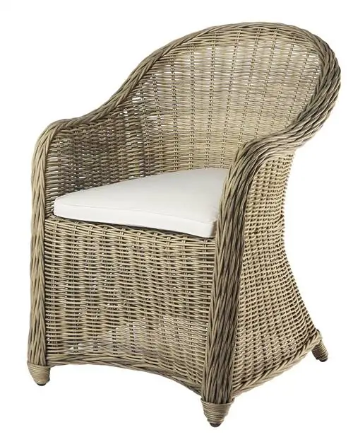 Стол для завтрака в саду