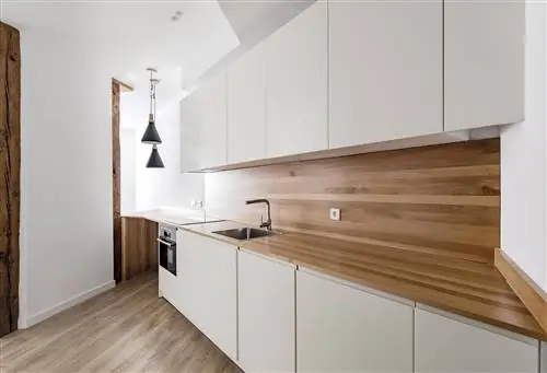 плоская кухня 45 м2 в белом цвете и дереве плоская кухня 45 м2 в белом цвете и дереве