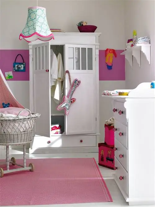 белый детский гардероб