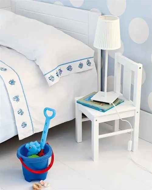 листы с окрашенными ракушками