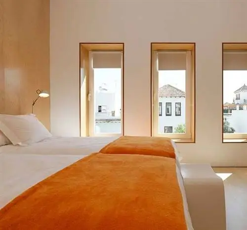 Кровать, Комната, Недвижимость, Дизайн интерьера, Текстиль, Стена, Постельные принадлежности, Пол, Постельное белье, Спальня,