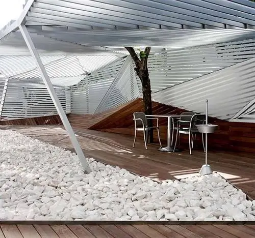 Дерево, Этаж, Настил, Тень, Лиственных пород, Уличный стол, Дизайн, Мебель для улицы, Деревянный настил, Наружная конструкция,