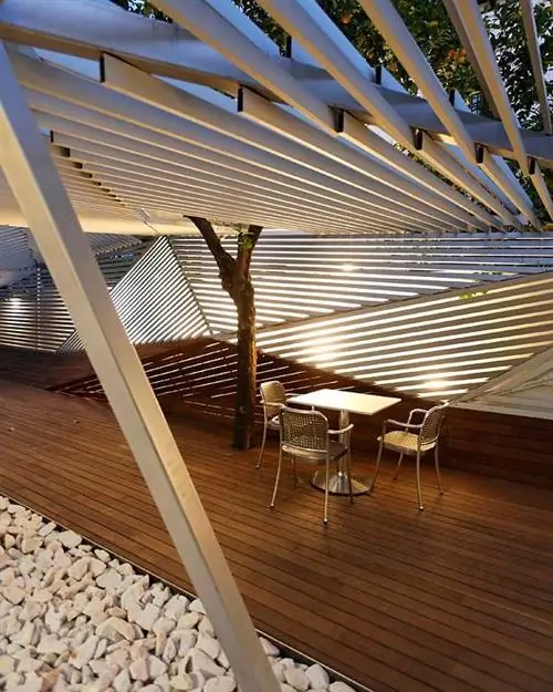 Напольное покрытие, Этаж, Деревянный настил, Твердая древесина, Тень, Мебель для улицы, Ламинат, Галька, Беседка, Дизайн,