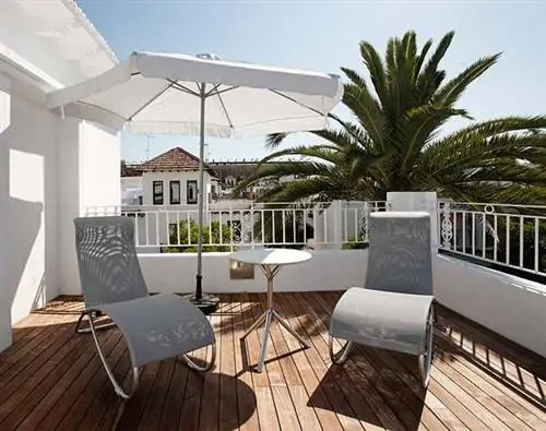 Имущество, недвижимость, мебель, мебель для улицы, твердая древесина, дом, крыльцо, тень, дом, балкон,