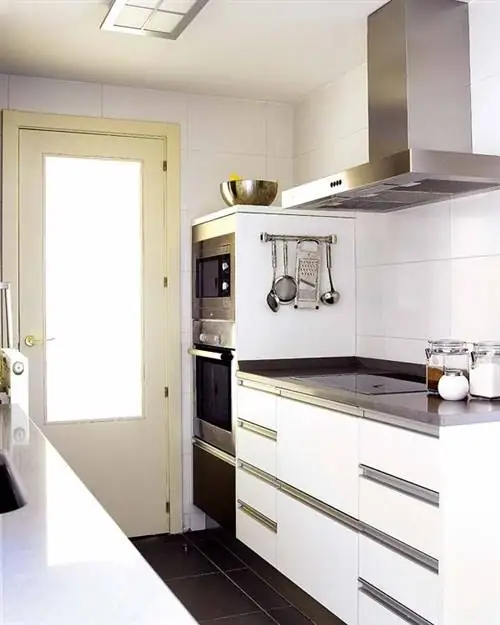 Комната, Этаж, Недвижимость, Дизайн интерьера, Пол, Потолок, Дверь, Светильник, Дом, Кухонный прибор,