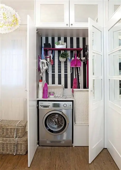 Прачечная: Место для стирки в шкафу