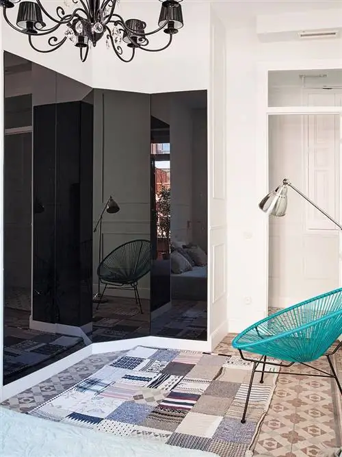 Этаж, Потолочный светильник, Дизайн интерьера, Настил, Комната, Потолок, Светильник, Дверь, Люстра, Стена,