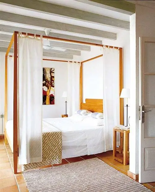 Этаж, комната, дерево, дизайн интерьера, недвижимость, кровать, текстиль, пол, потолок, постельное белье,