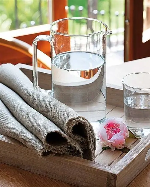 Serveware, Glass, Drinkware, Fluid, Liquid, Dishware, Barware, Transparent material, Home Accessories, Silver,