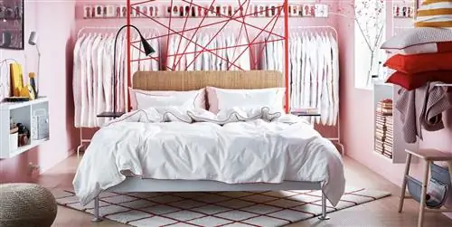 Вы бы всю жизнь проспали на вершине скалы?