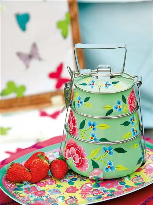 Сервировочная посуда, Еда, Ингредиент, Посуда, Сладость, Десерт, Фрукты, Клубника, Клубника, Хлебобулочные изделия,