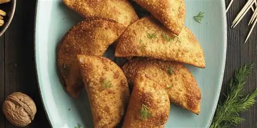 Лосось, сыр и клецки с грецкими орехами