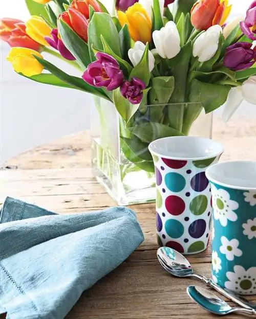 Тюльпан, Цветок, Растение, Срезанные цветы, Весна, Стол, Кувшин, Букет, Лист, Ваза,