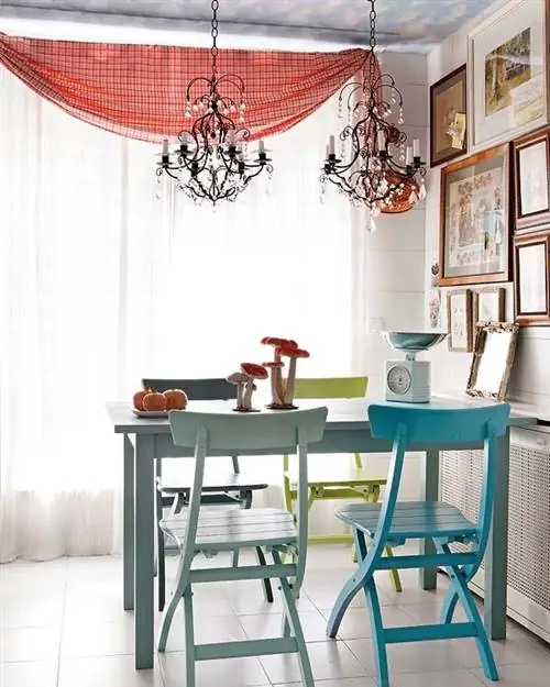 Комната, Дизайн интерьера, Стол, Мебель, Дизайн интерьера, Фоторамка, Светильник, Табурет, Люстра, Обработка окон,