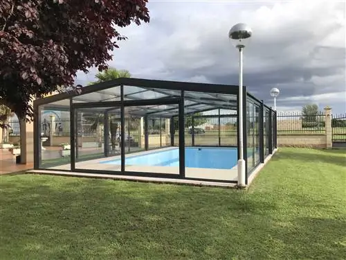 Фиксированное покрытие для бассейна