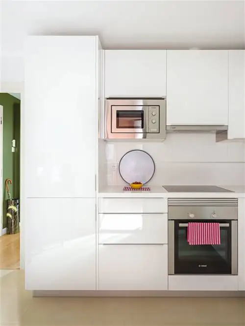 Комната, Мебель, Крупная бытовая техника, Стена, Бытовая техника, Дизайн интерьера, Материальное имущество, Пол, Гостиная, Плита,