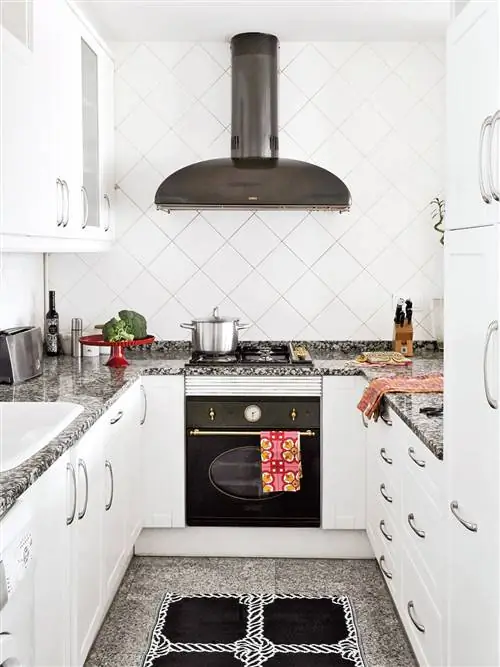 Комната, Кухонная плита, Белый, Кухня, Недвижимость, Мебель, Столешница, Плитка, Дизайн интерьера, Краснодеревщик,