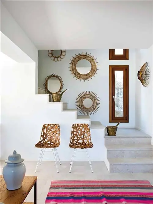 Комната, Дизайн интерьера, Гостиная, Мебель, Недвижимость, Стол, Розовый, Дом, Стена, Потолок,