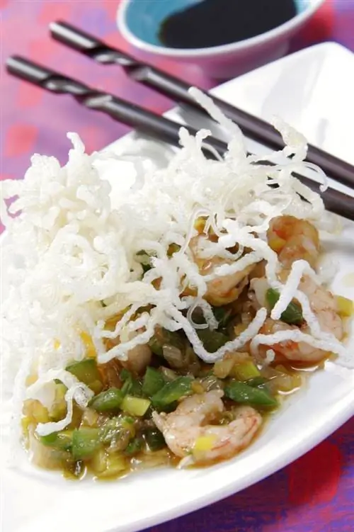 жареная лапша с креветками