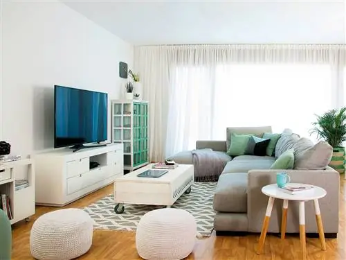 Гостиная, Мебель, Комната, Дизайн интерьера, Недвижимость, Этаж, Занавес, Стол, Здание, Бирюза,