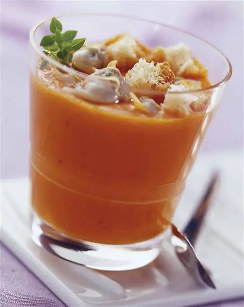 гаспачо из красного перца с моллюсками