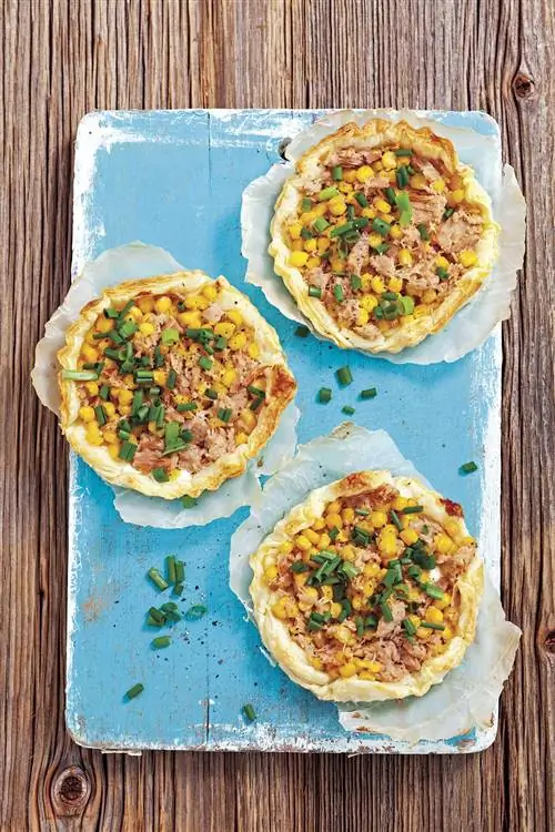 тарталетки с тунцом и кукурузой